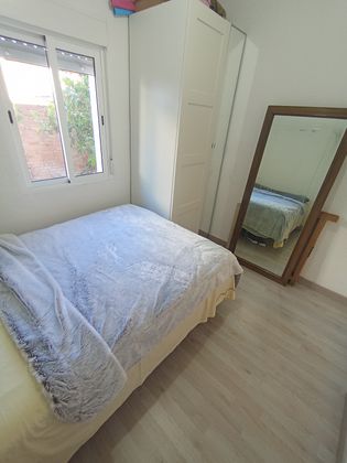 Foto 2 de Compartir piso en calle San Carles de 3 habitaciones con muebles y calefacción