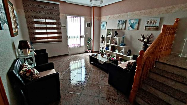 Foto 1 de Casa adossada en venda a calle Doctor Rodríguez de la Fuente de 3 habitacions amb terrassa i garatge