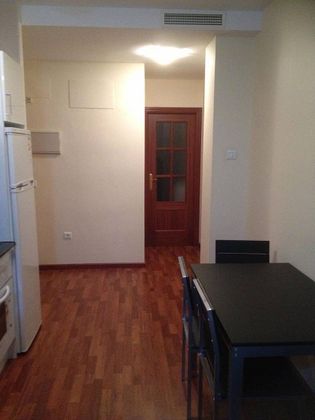 Foto 2 de Alquiler de piso en calle Virgen del Mayor Dolor de 2 habitaciones con muebles y aire acondicionado
