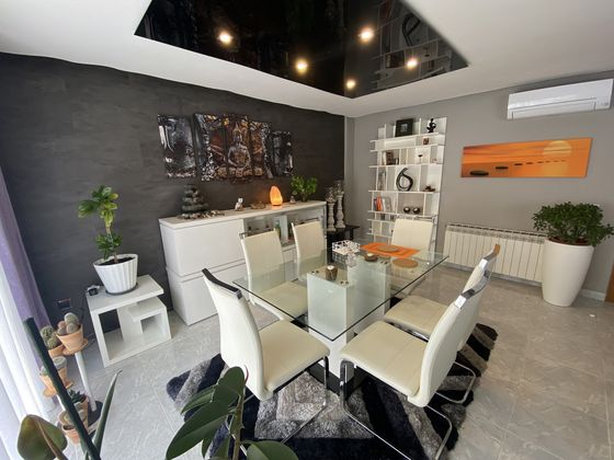 Foto 2 de Casa adossada en venda a avenida De Les Comarques de 5 habitacions amb terrassa i garatge