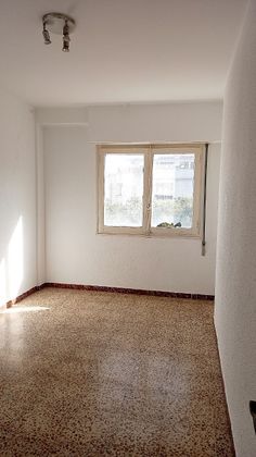Foto 2 de Piso en venta en calle Murcia de 3 habitaciones con aire acondicionado