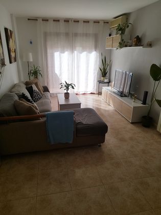Foto 2 de Pis en venda a calle Manuel de Falla de 2 habitacions amb mobles i balcó