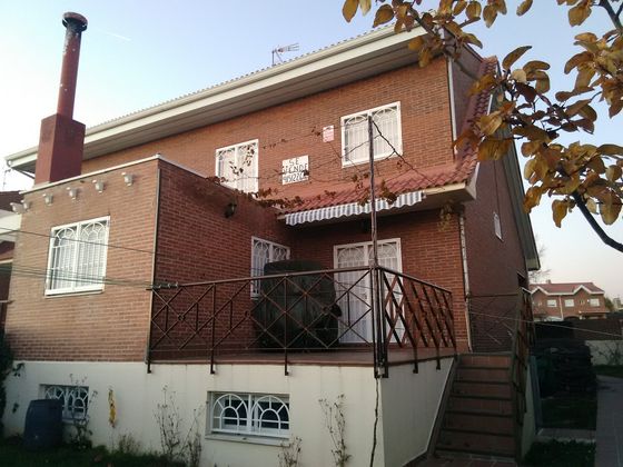 Foto 2 de Venta de chalet en calle Siete Picos de 6 habitaciones y 390 m²