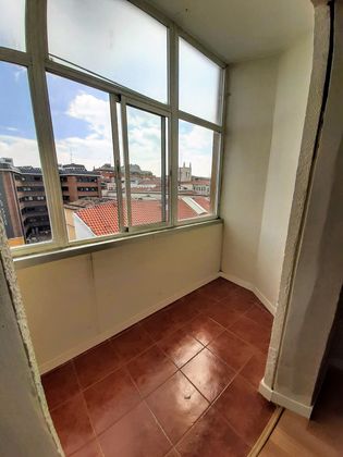 Foto 2 de Venta de piso en calle López Gómez de 7 habitaciones con balcón y calefacción