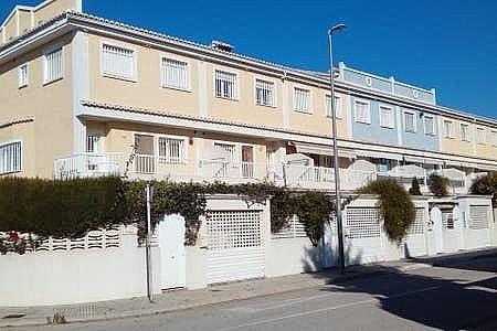 Foto 2 de Casa adosada en venta en calle La Garceta Blanca de 5 habitaciones con terraza y piscina