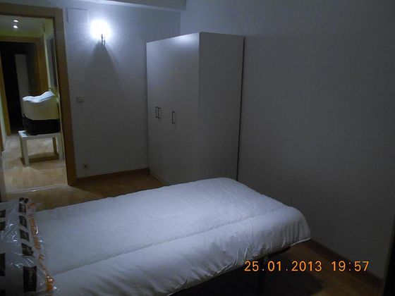 Foto 1 de Compartir piso en avenida Campoamor de 4 habitaciones con muebles y balcón