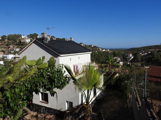 Foto 2 de Casa en venda a calle Olivo de 4 habitacions amb terrassa