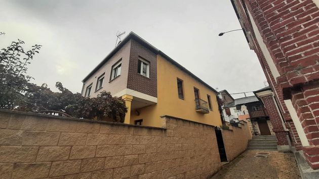 Foto 2 de Casa en venda a calle El Teso de 3 habitacions i 211 m²