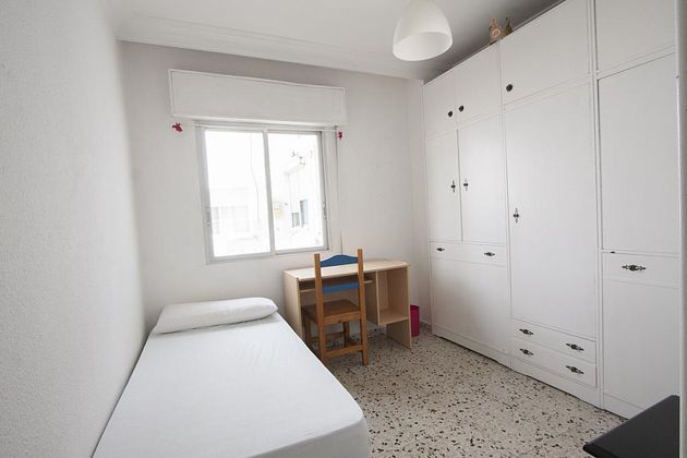 Foto 2 de Pis en venda a calle Jacobo del Barco de 4 habitacions i 102 m²