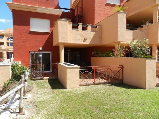 Foto 2 de Venta de apartamento en calle La Reserva de Marbella de 2 habitaciones con terraza y piscina
