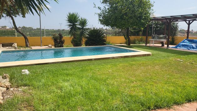 Foto 2 de Xalet en venda a calle Els de 3 habitacions amb terrassa i piscina