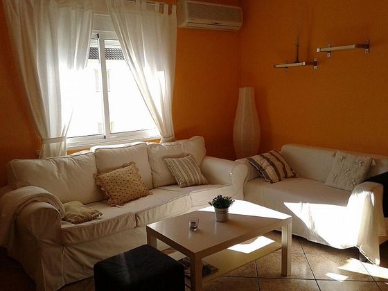 Foto 1 de Piso en alquiler en urbanización Barriada Coronacion de 3 habitaciones con muebles y aire acondicionado