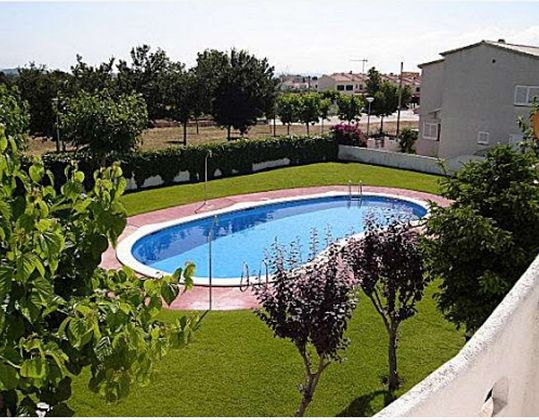 Foto 1 de Casa en alquiler en calle Carabella de 3 habitaciones con terraza y piscina