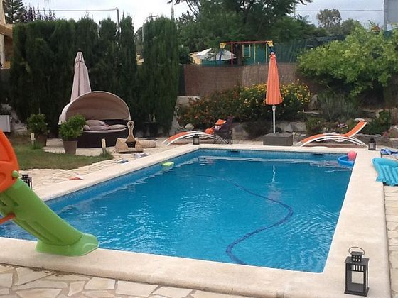 Foto 2 de Casa en venda a calle Faisanes de 3 habitacions amb terrassa i piscina