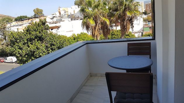 Foto 2 de Alquiler de piso en calle Alonso de Fonseca de 2 habitaciones con terraza y muebles