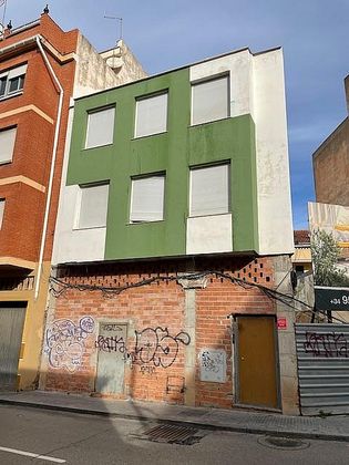 Foto 2 de Edificio en venta en calle Albéniz de 380 m²