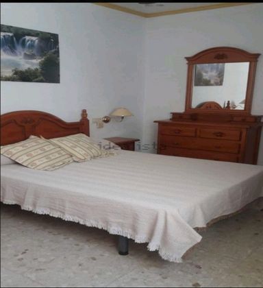 Foto 2 de Alquiler de piso en calle Ntra Sra de Los Remedios de 2 habitaciones con muebles y aire acondicionado