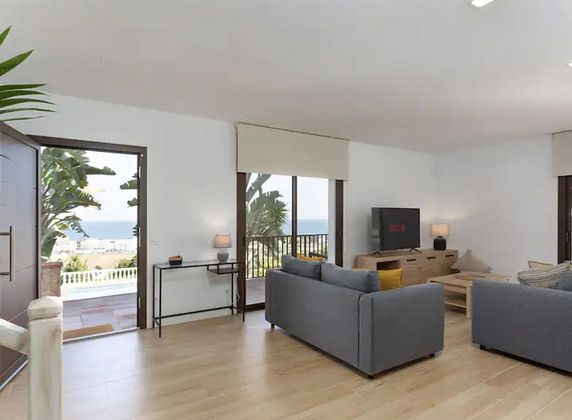 Foto 2 de Venta de casa en calle Formentor de 5 habitaciones y 280 m²