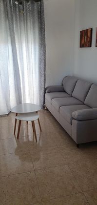 Foto 1 de Piso en venta en calle Fray Leopolodo de 2 habitaciones con terraza y muebles