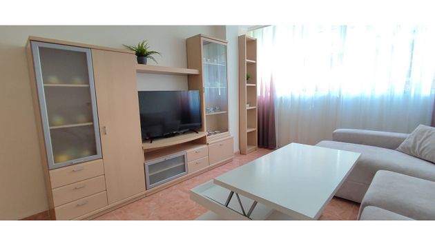 Foto 2 de Piso en venta en calle La Cruz de 2 habitaciones con muebles y aire acondicionado