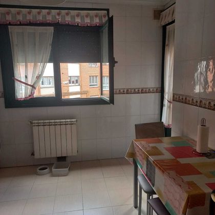 Foto 1 de Venta de piso en calle Jardines Garcia Lorca de 2 habitaciones con terraza y muebles