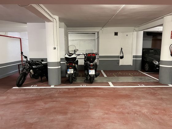 Foto 2 de Garatge en lloguer a calle Sant Antoni Maria Claret de 8 m²