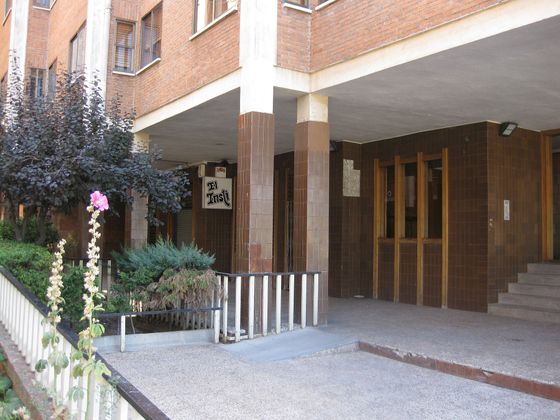 Foto 2 de Pis en venda a calle Alfonso X El Sabio de 1 habitació i 120 m²