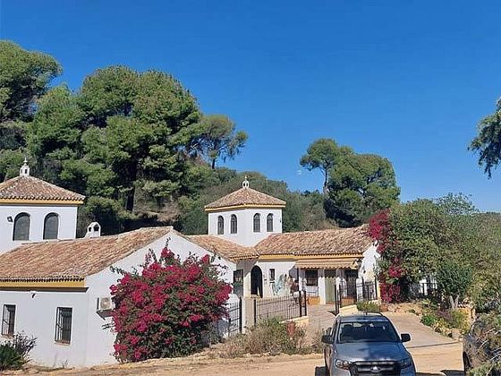 Foto 1 de Casa rural en venda a calle Camino del Suerte de 12 habitacions i 800 m²
