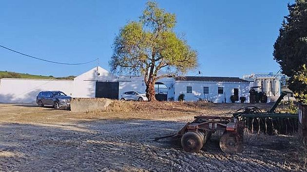 Foto 2 de Venta de casa rural en calle Camino del Suerte de 2500 m²