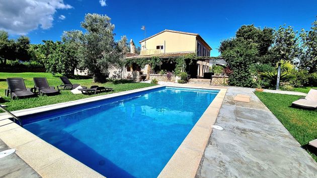 Foto 1 de Venta de villa en polígono Can Cloves de 6 habitaciones con terraza y piscina
