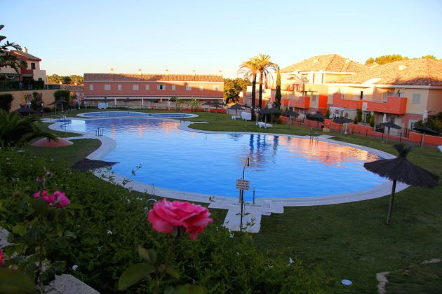 Foto 1 de Ático en alquiler en paseo De Las Cumbres de 1 habitación con terraza y piscina