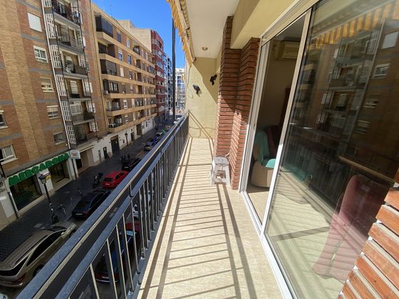 Foto 1 de Pis en venda a calle Jaca de 4 habitacions amb balcó i aire acondicionat