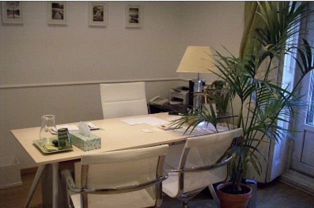 Foto 2 de Oficina en lloguer a calle Sagasta de 1 habitació amb mobles i aire acondicionat