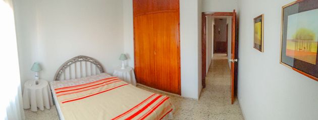 Foto 2 de Pis en lloguer a calle Paco Segovia de 3 habitacions amb terrassa i mobles