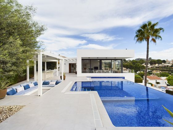 Foto 1 de Vil·la en venda a calle Mar Norte de 5 habitacions amb terrassa i piscina