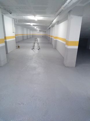 Foto 2 de Garatge en lloguer a calle Mare de Deu de Port de 270 m²