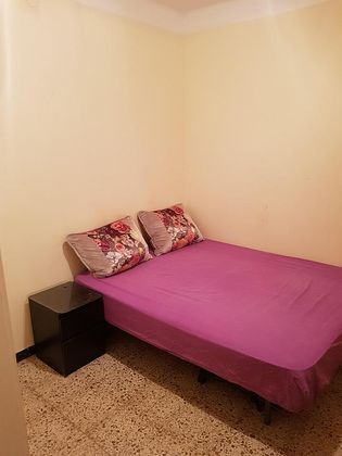 Foto 1 de Alquiler de piso en calle Floridablanca de 3 habitaciones con muebles y ascensor