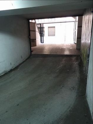 Foto 2 de Garaje en alquiler en calle Cervantes de 12 m²