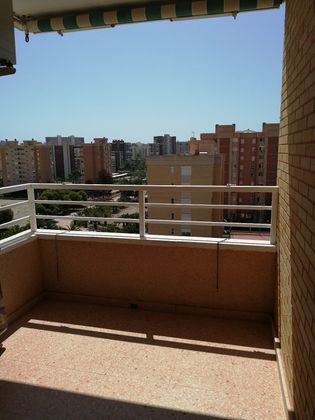 Foto 2 de Apartament en lloguer a avenida De Las Naciones de 2 habitacions amb terrassa i piscina