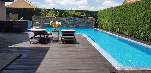 Foto 2 de Xalet en venda a avenida Avda del Pinar de 5 habitacions amb terrassa i piscina