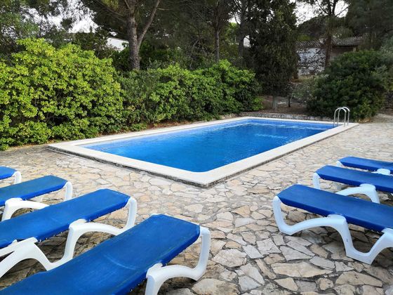 Foto 1 de Casa rural en venta en calle Barcelona de 11 habitaciones con terraza y piscina