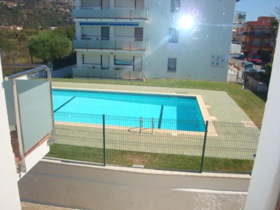 Foto 2 de Apartament en venda a calle Dalia de 2 habitacions amb terrassa i piscina