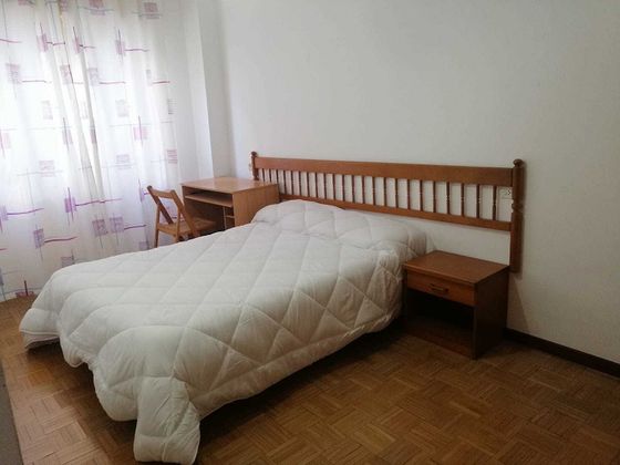 Foto 2 de Pis en lloguer a calle Fuertes Acevedo de 3 habitacions amb terrassa i mobles