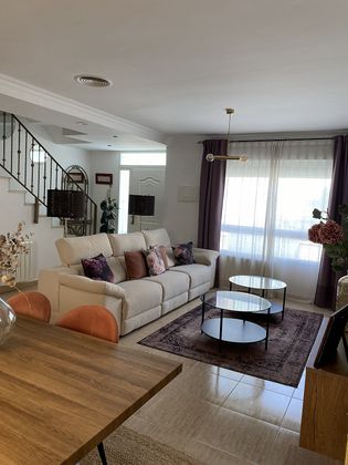 Foto 1 de Venta de casa adosada en calle Miguel Hernández de 3 habitaciones y 260 m²