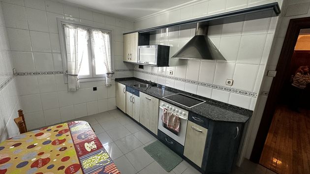 Foto 2 de Piso en venta en calle Bernardo Castet de 3 habitaciones con terraza y calefacción