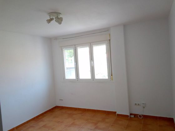 Foto 2 de Venta de dúplex en calle Hontanilla de 2 habitaciones con muebles