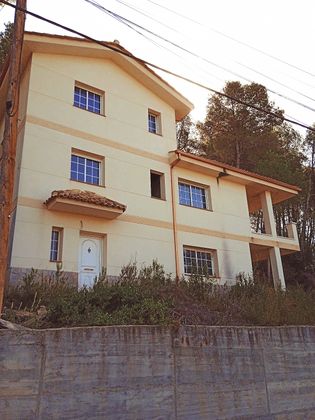 Foto 2 de Venta de chalet en calle Estarit de 4 habitaciones con terraza y garaje