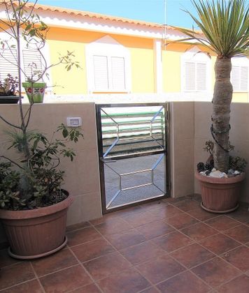 Foto 2 de Venta de casa adosada en urbanización Monte Lentiscal de 3 habitaciones con garaje y jardín