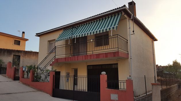 Foto 2 de Xalet en venda a calle Ahigal de Los Aceiteros de 3 habitacions amb garatge