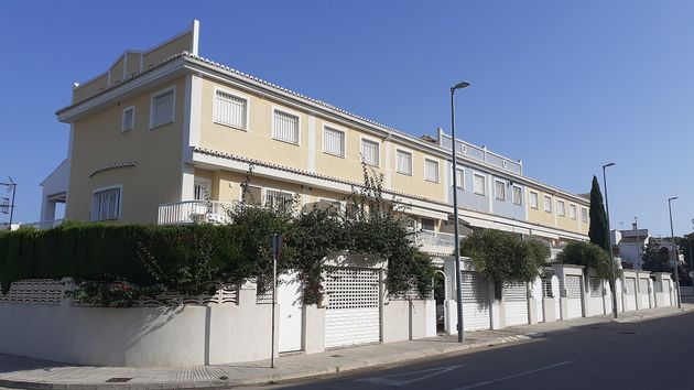 Foto 1 de Casa adossada en venda a calle Falcia de 5 habitacions amb garatge